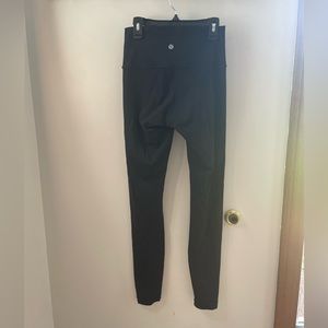 Lululemon winder under size 4